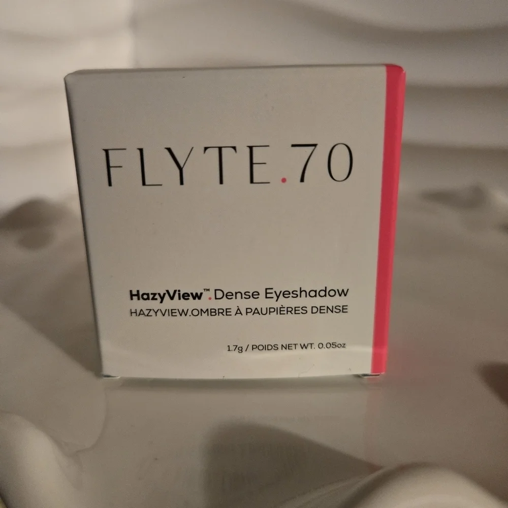 FLYTE.70 HazyView Dense Eyeshadow In Down Under